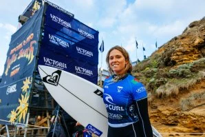 Carissa Moore regressa a ganhar, Kika Veselko avança e Bells já teve primeira grande surpresa