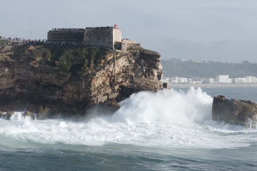 Nazaré abre a temporada 25/26 com três dias históricos: ondas pesadas, drops impossíveis e a elite mundial em ação