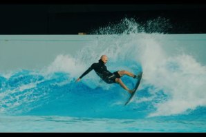 Mikey February, CJ Hobgood e Ian Gentil testam a Endless Surf Lagoon em Munique