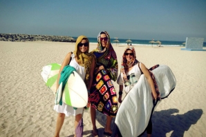 TRÊS AMIGAS E O SURF NO DUBAI