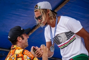 Fernando Aguerre durante a cerimóna das medalhas nos WSG com Nic von Rupp