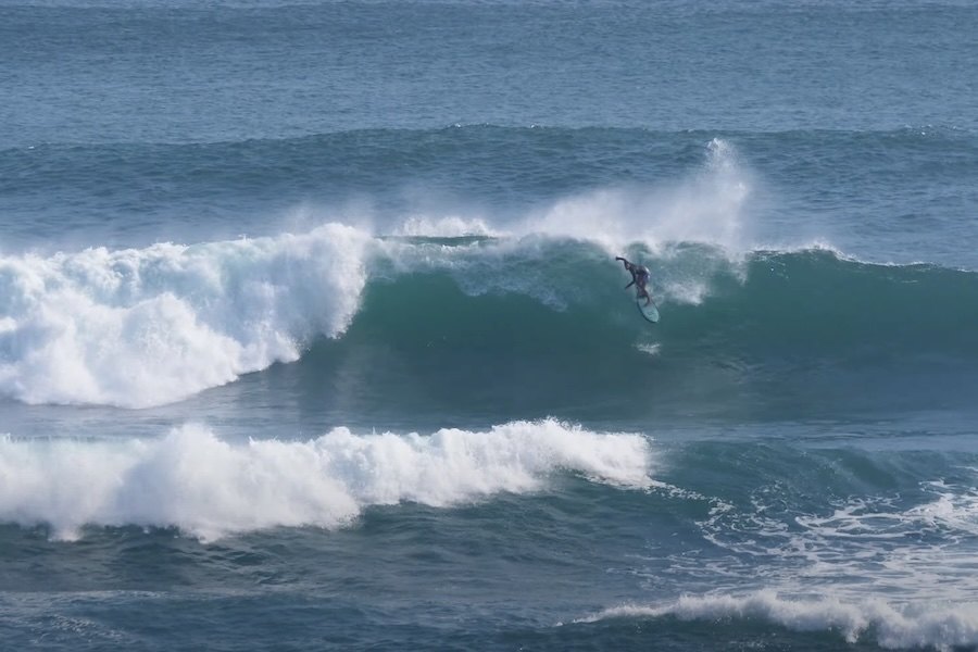 Uluwatu em modo Outside Corner: Sessão de longas paredes em Bali