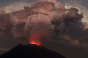 Nova explosão coloca Bali sobreaviso.