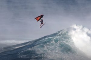 KAI LENNY ENTRA NO NOVO ANO A VOAR EM JAWS