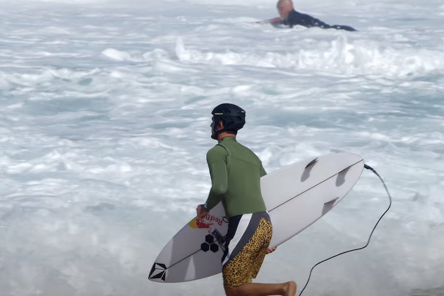 Uma entrevista a João Chianca no regresso a Pipeline, 1 ano após o acidente que quase lhe tirou a vida