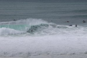 Praia do Norte na Nazaré: O Caos, a Adrenalina e a Luta pelo Título das Ondas Gigantes