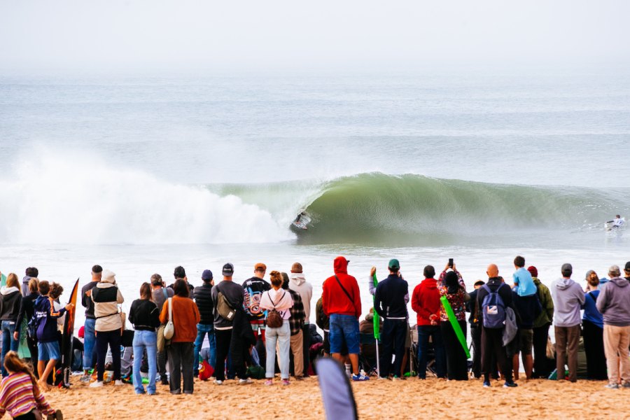 MEO Rip Curl Pro Portugal está ON! Ondas de dois metros prometem espetáculo no dia das finais em Supertubos