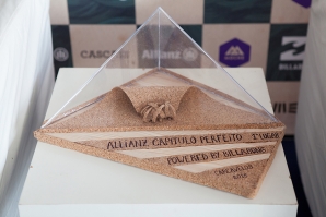 Johny Surf Art assina troféu do Allianz Capítulo Perfeito powered by Billabong