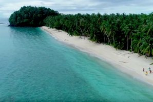 UMA AVENTURA DE TRÊS IRMÃOS A SURFAR SÓS NAS MENTAWAII