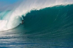 Nathan Florence numa sessão na remada no Outer Reef, no swell XXL de 24 de Novembro