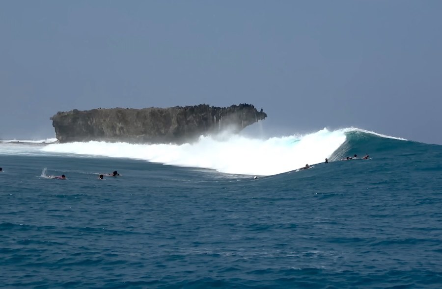 Locais levam Nathan Florence a surfar algumas das ondas mais escondidas nas Filipinas