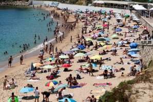 Uso de colunas de som nas praias vai passar a dar multa