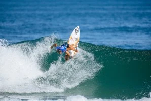 A mais jovem surfista de sempre a qualificar-se para o Championship Tour da WSL, Tya Zebrowski (FRA), alcançou hoje o melhor resultado da sua carreira no VIVO Rio Pro Presented by Corona Cero, depois de derrotar Carissa Moore (HAV) nos quartos de final.