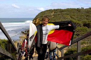 Bailey a representar bandeira Aborígene &quot;Australiana&quot;