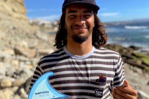 &quot;Estes eventos fazem o surf português progredir&quot; - Miguel Blanco, vencedor dos Surftotal Awards (Prémio Soul Surfer)