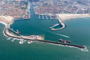 Extensão do paredão de Matosinhos pode destruir um dos surfspots mais distintos de Portugal