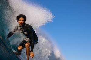 "Sonic Souvenirs"- a experiência visual espiritual que conecta surf, arte e música