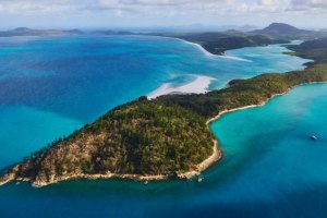 TURISTAS BRITÂNICOS ATACADOS POR TUBARÃO NA AUSTRÁLIA