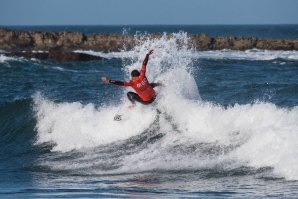 Vasco Ribeiro e Yolanda Hopkins destacam-se no segundo dia do Allianz Ericeira Pro