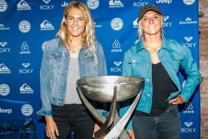 Stephanie Gilmore e Lakey Peterson lutam pelo título mundial de 2018.