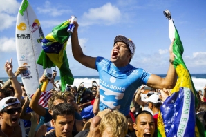 Adriano de Souza acaba de sagrar campeão mundial. 