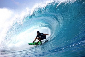 Ótimas ondas no arranque do QS havaiano.