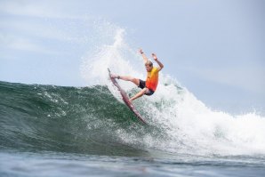 Morgan Cibilic elimina John John Florence do Rip Curl Newcastle Cup