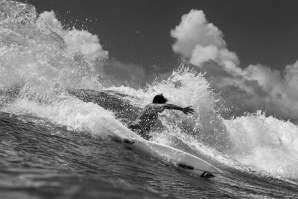 O SURF AFIADO DE JEREMY FLORES EM D-BAH