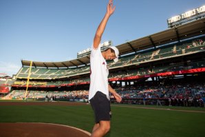 Kanoa Igarashi fez o primeiro lançamento num jogo da MLB, no Angel Stadium