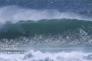 Ondulação massiva em Uluwatu põe os surfistas à prova — Rio Waida entre os destaques