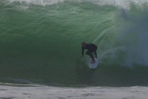 Surfistas profissionais da WSL maravilhados com as ondas de Supertubos