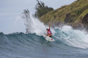 Tyler Wright deu uma demonstração de força em Honolua Bay