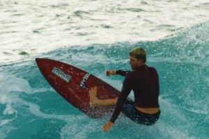 O surf sempre fluído de John John Florence em "Slow it Down Vol.2"