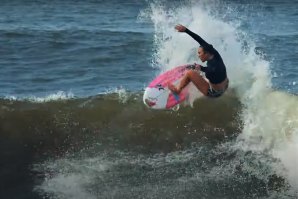 O free-surf de Carissa Moore em Punta Roca, El Salvador