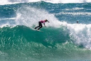 Groms mostram coragem no arranque da 2ª etapa do Circuito ASCC Super Groms 2025 na Costa de Caparica