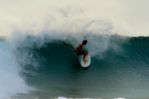 WILLIAM ALLIOTTI DESAFIA-SE NUMA TWIN FIN EM DESERT POINT