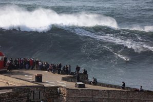 Quarta deu o primeiro grande sinal de “big surf” na Nazaré