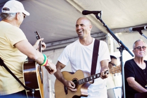 QUERES SER UM KELLY SLATER? O SEGREDO ESTÁ NO QUE SE COME… E NÃO SÓ