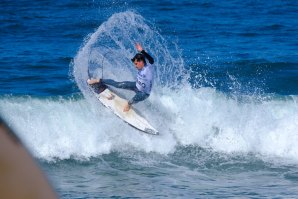 José Champalimaud num belo momento de surf