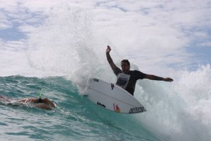 Vasco Ribeiro esteve até à semana passada na Gold Coast Australiana, onde teve a oportunidade de surfar em Snapper Rocks