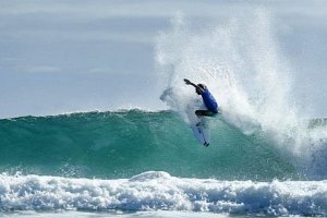 FREDERICO MORAIS ENFRENTA GABRIEL MEDINA NO CORONA OPEN GOLD COAST