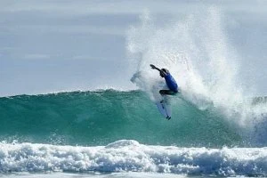 FREDERICO MORAIS ENFRENTA GABRIEL MEDINA NO CORONA OPEN GOLD COAST