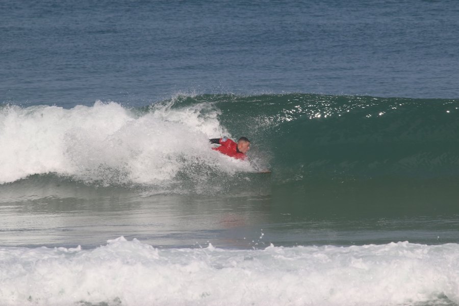 Gui Santos e Duarte Esteves vencem etapa do Nacional de Bodysurf na Lourinhã