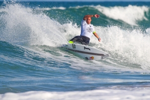 Vasco Ribeiro foi um dos surfistas lusos em destaque.