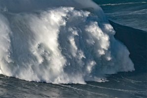 Revelado o wipeout assustador de CJ Macias no último Sábado na Nazaré