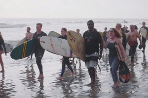 SAL MASEKELA FALA SOBRE RACISMO NO SURF