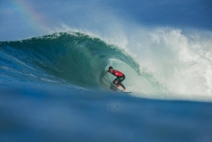 A terapia do surf com Adriano de Souza nas ondas gaulesas. 