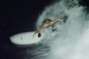 WADE GOODALL, HARRY BRYANT E KYUSS KING FAZEM SESSÃO DE FREE SURF NOTURNA