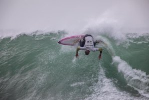 Afonso Pinto, Camila Cardoso e Davi Neves vencem em Ribeira D&#039;Ilhas