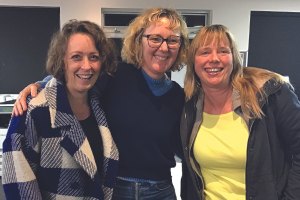 Rebecca Olive, Gill Hutchison e Ula Majewski